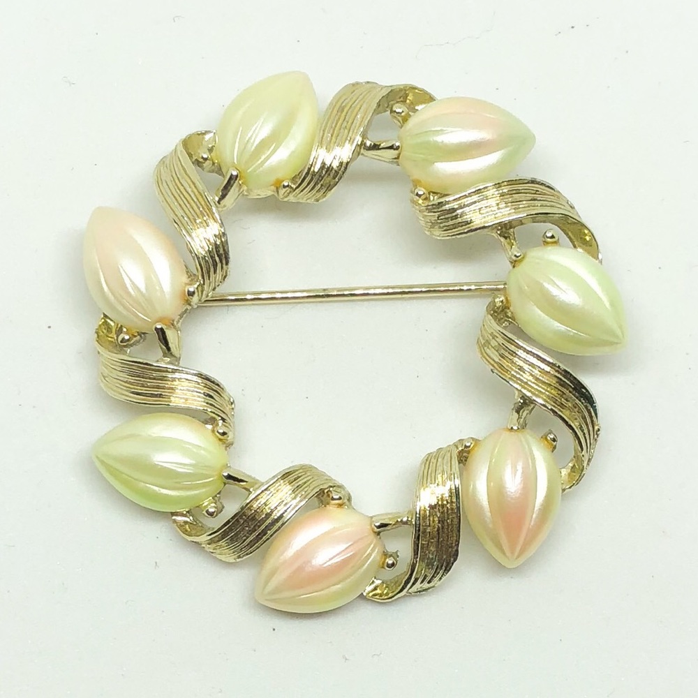 Vintage Opalescent Leaf Circle Brooch Signed